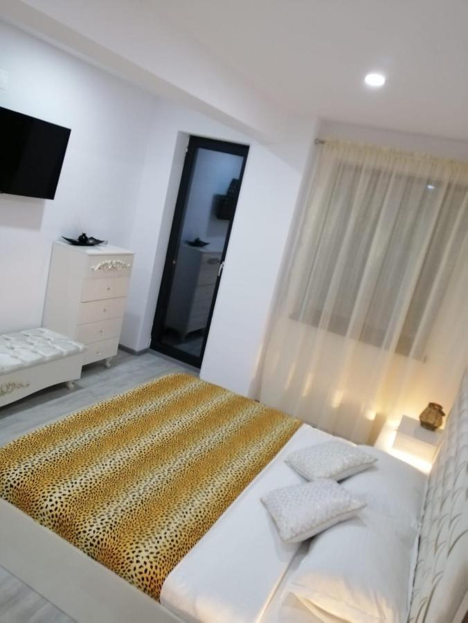 Nemo Apartment นาโวดาริ ภายนอก รูปภาพ